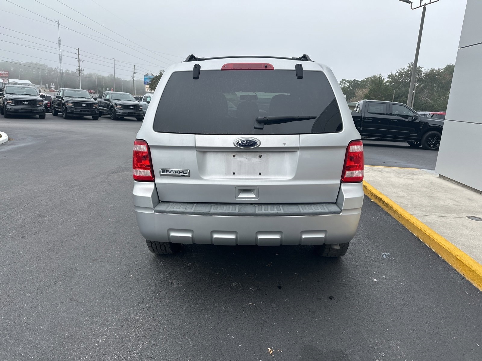 2010 Ford Escape XLT photo 4