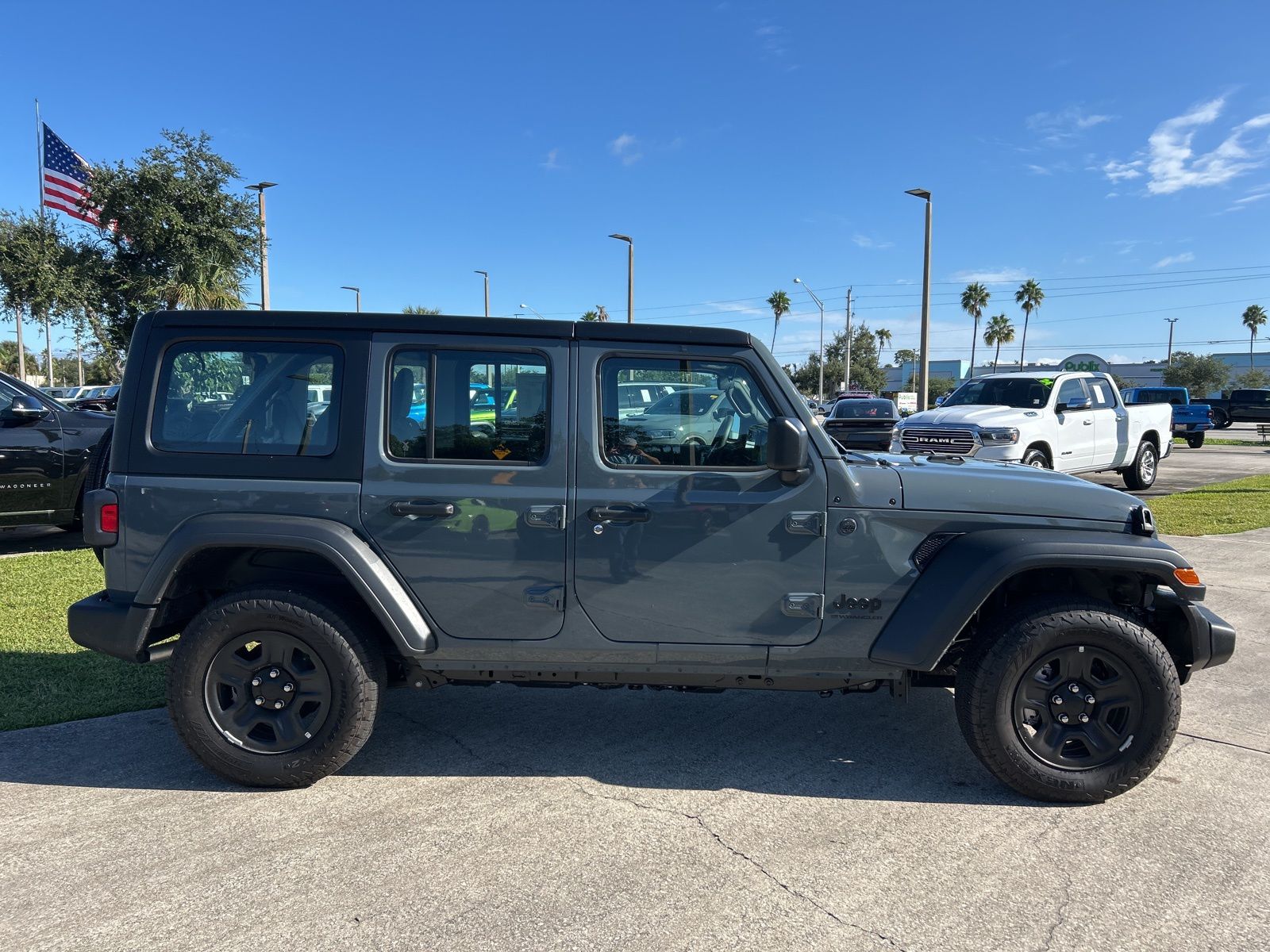 2025 Jeep Wrangler Sport photo 4