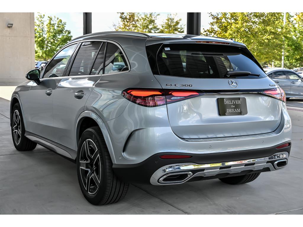 2026 Mercedes Benz GLC 300 4MATIC photo 4