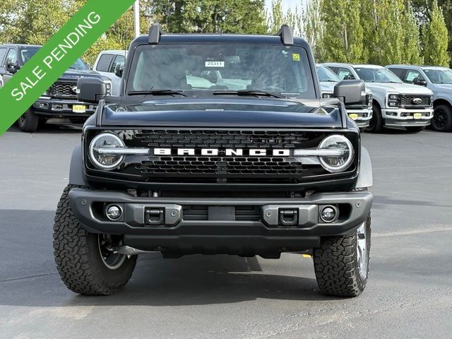 2025 Ford Bronco Badlands photo 2
