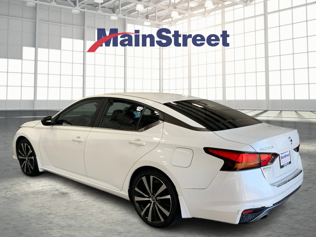 2022 Nissan Altima 2.5 SR photo 3