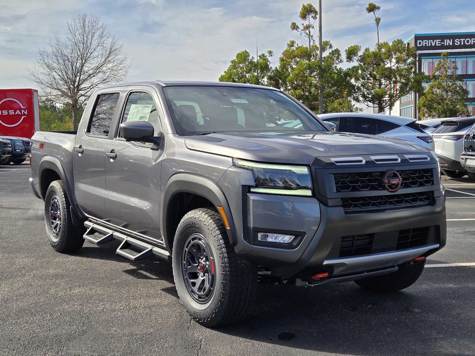 2026 Nissan Frontier PRO-4X's photo