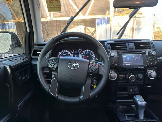 2019 Toyota 4Runner TRD Off-Road Premium photo 18