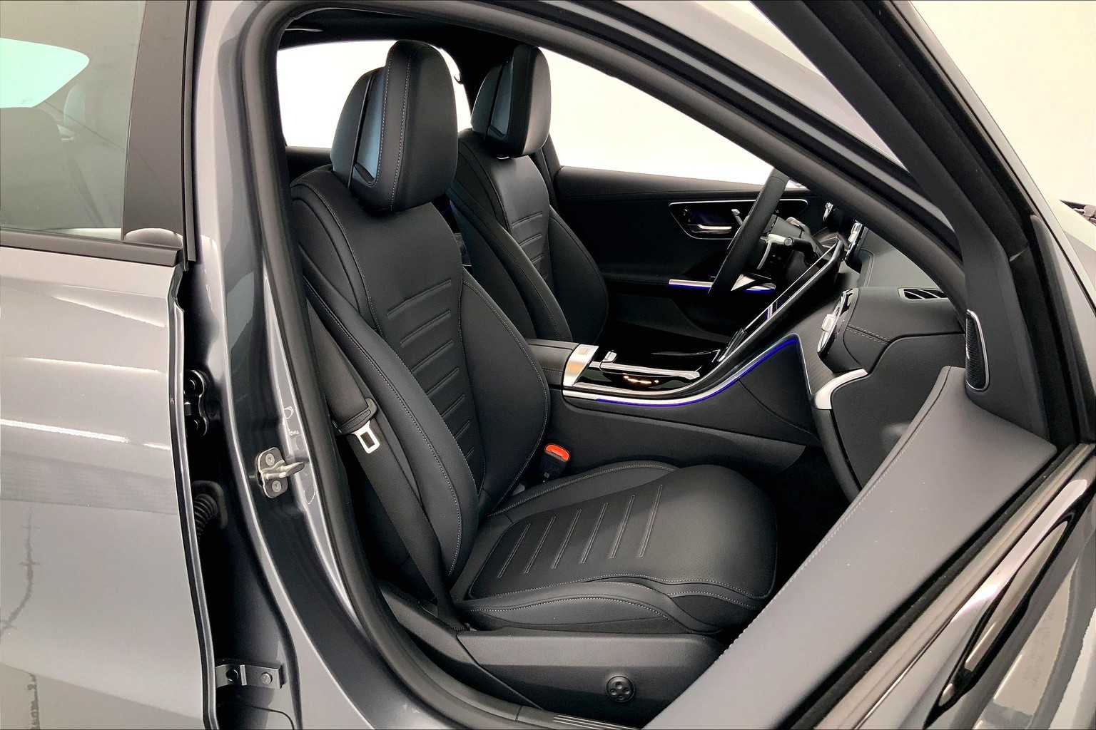 2025 Mercedes Benz C 300 4MATIC photo 13