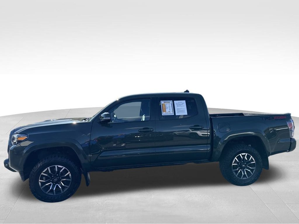 2022 Toyota Tacoma SR5 photo 3