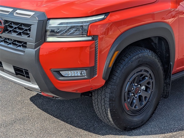 2025 Nissan Frontier PRO-4X photo 9