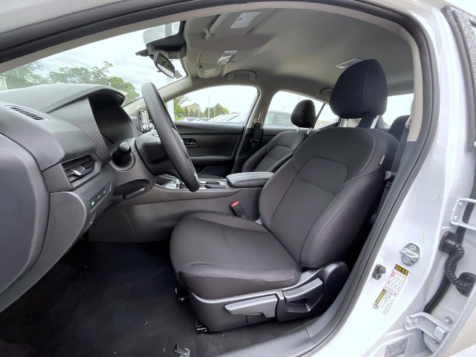 2025 Nissan Sentra S photo 10