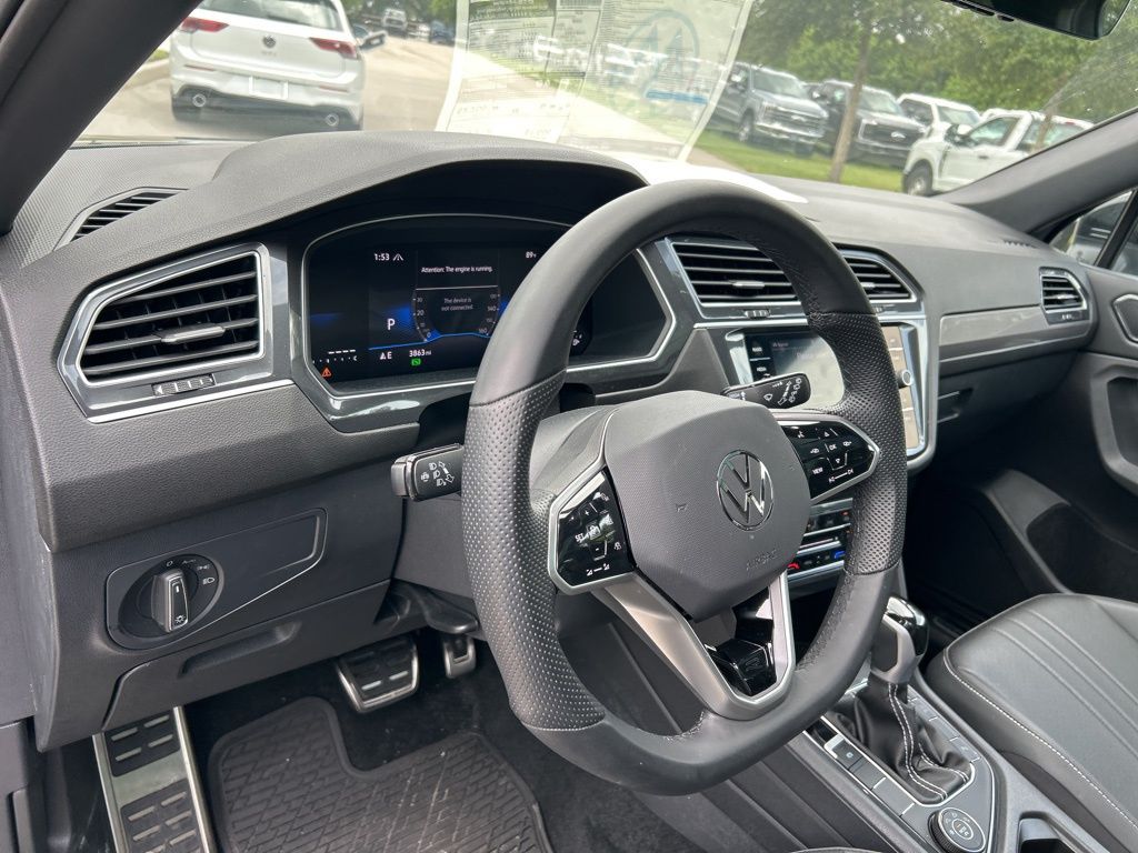 2024 Volkswagen Tiguan SE R-Line Black photo 18