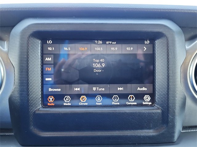 2020 Jeep Wrangler Unlimited Sahara photo 4