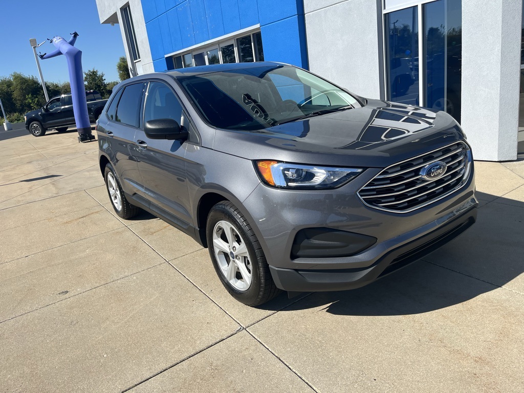 2021 Ford Edge SE photo 4