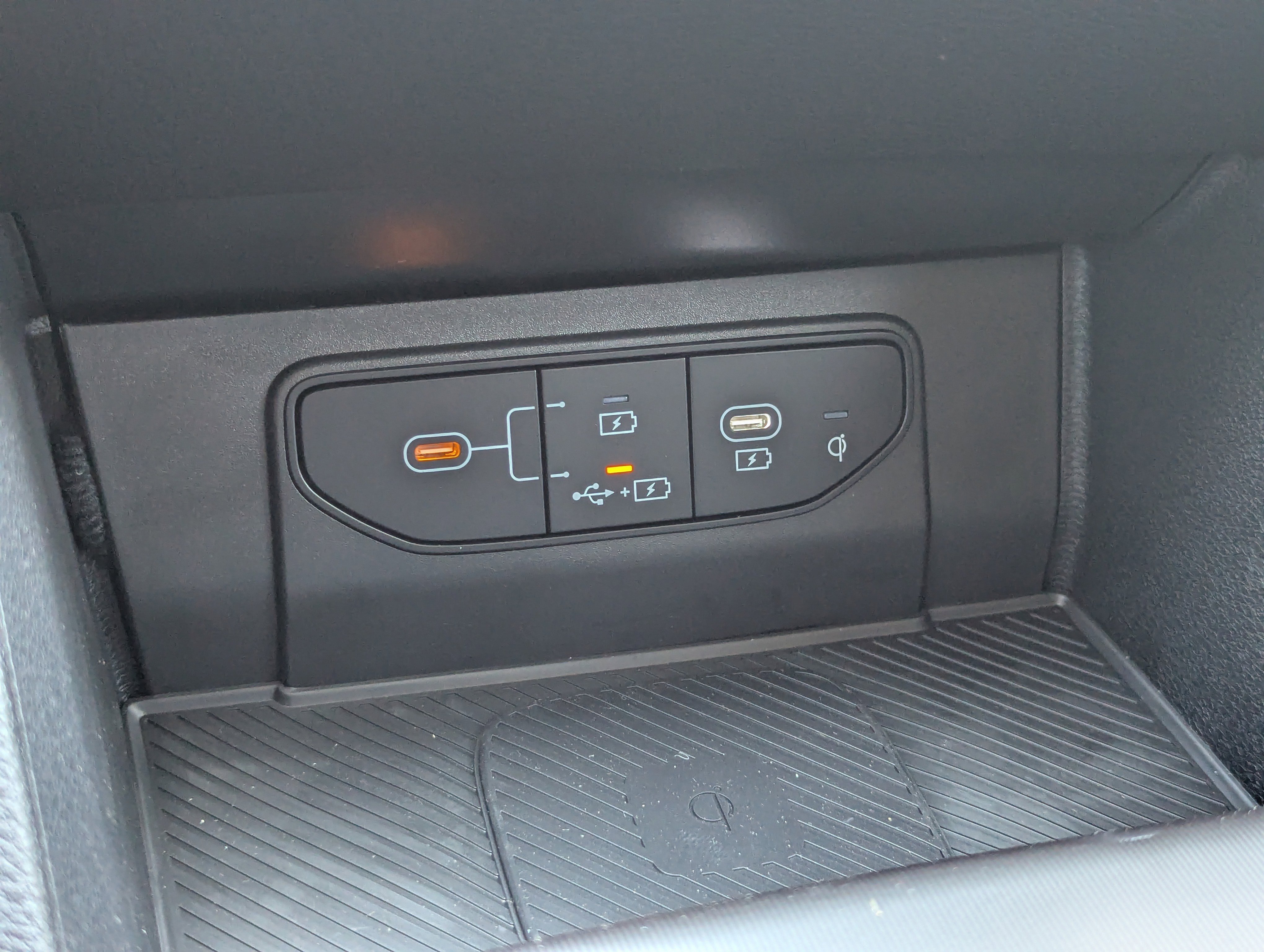 2026 Kia Sportage EX photo 4