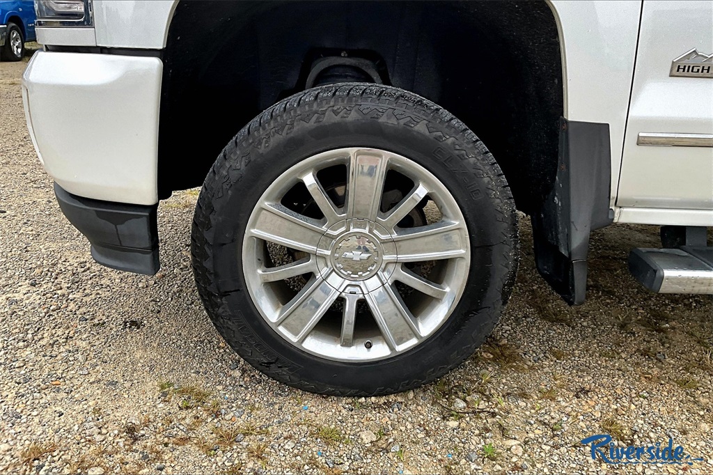 2018 Chevrolet Silverado 1500 High Country photo 7
