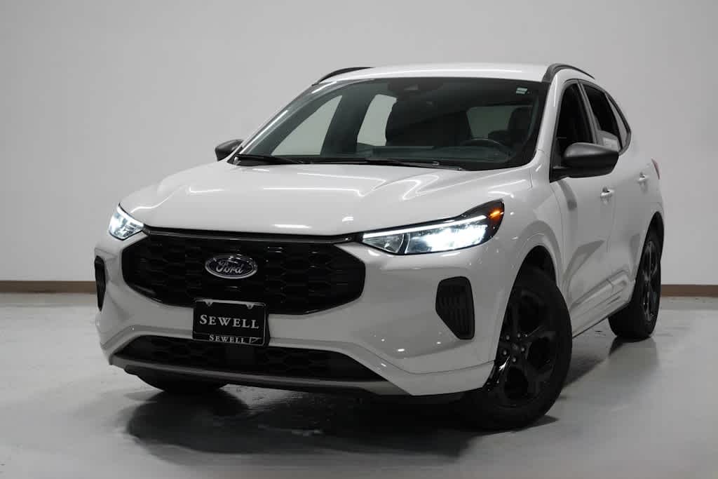 2023 Ford Escape ST-Line's photo