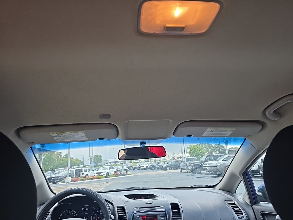 2017 Kia Forte LX Base photo 22