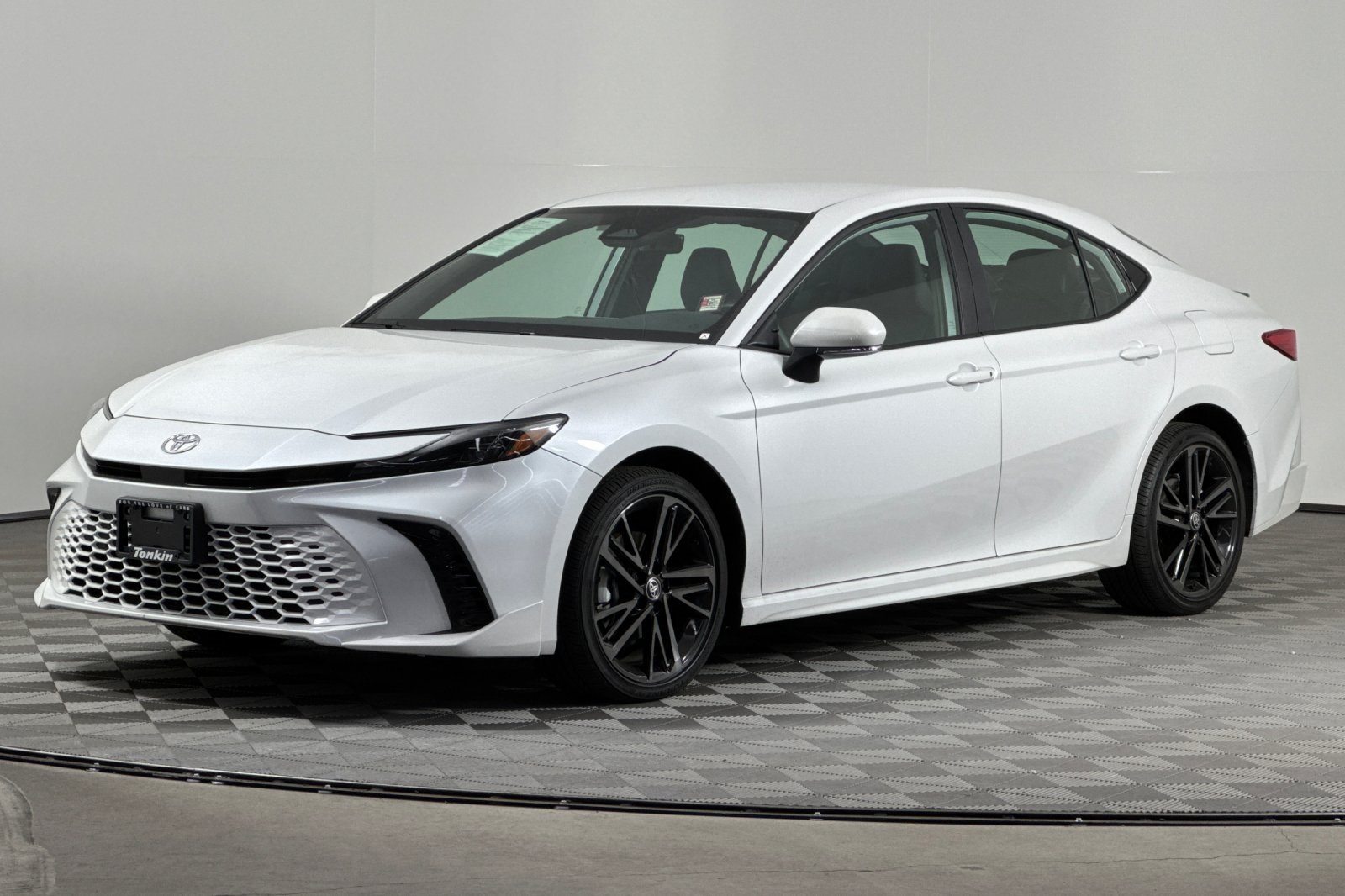 2025 Toyota Camry XSE photo 7