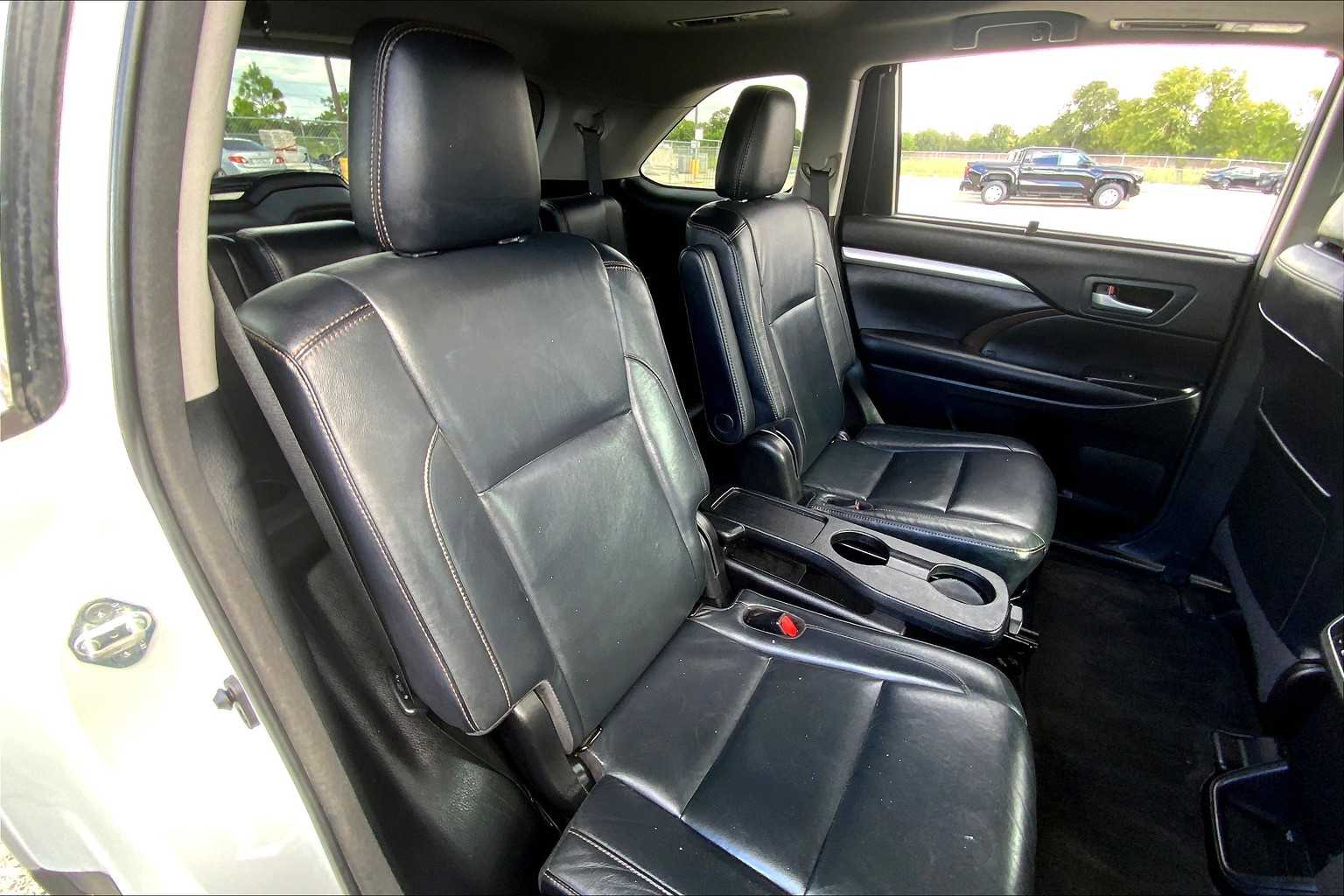 2017 Toyota Highlander XLE photo 11