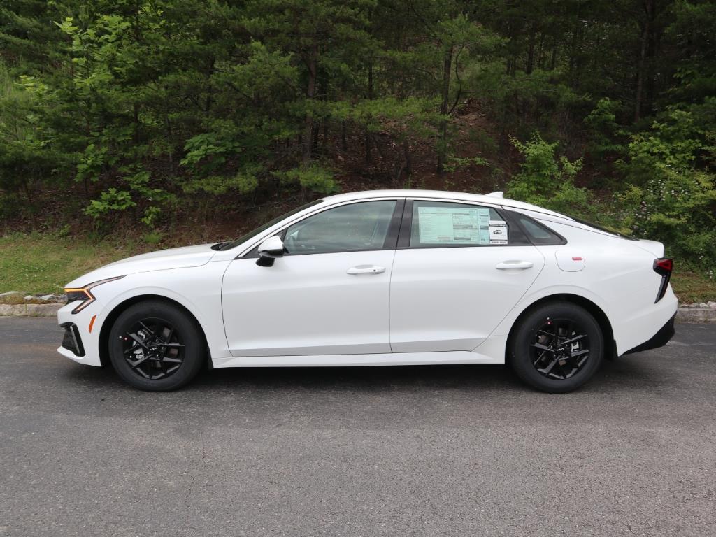2025 Kia K5 LXS photo 2