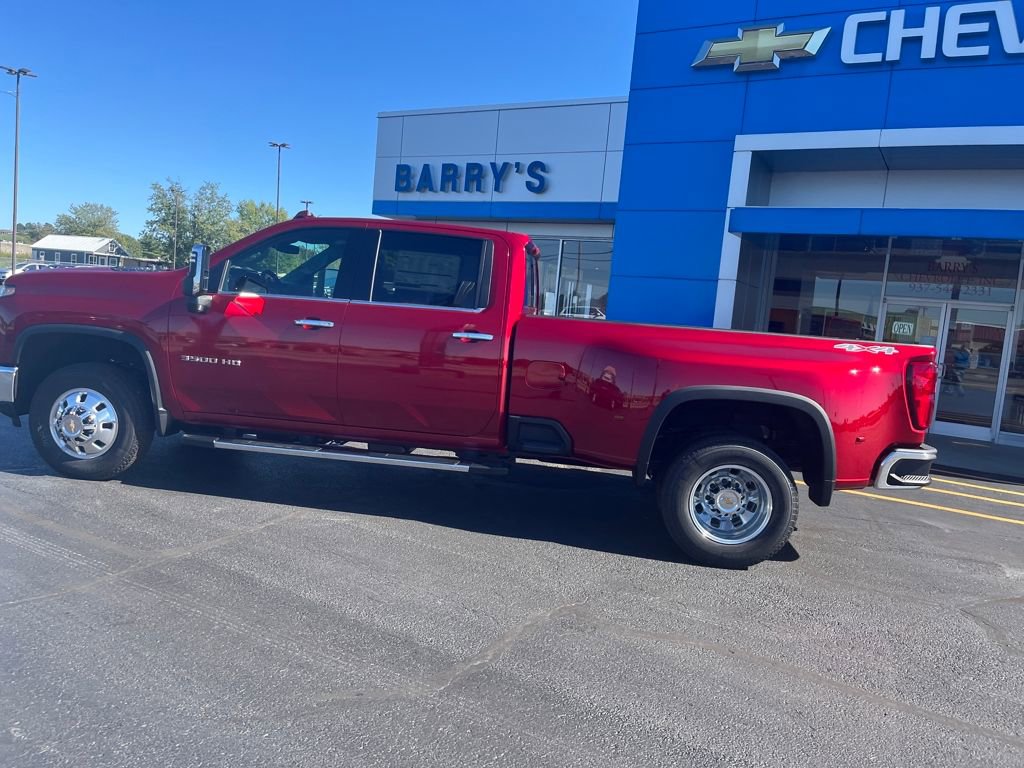 2026 Chevrolet Silverado 3500HD LTZ photo 2