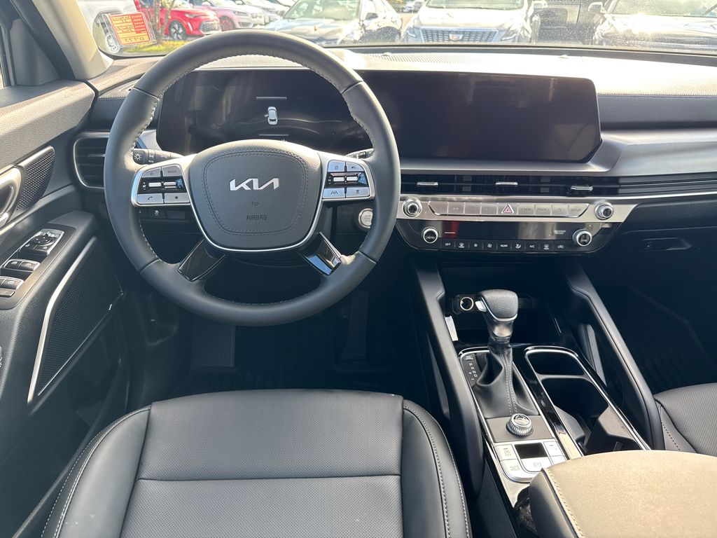 2025 Kia Telluride LX photo 23