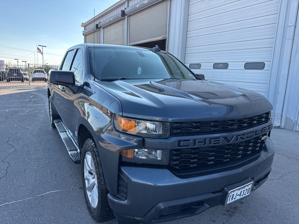 2020 Chevrolet Silverado 1500 Custom photo 2
