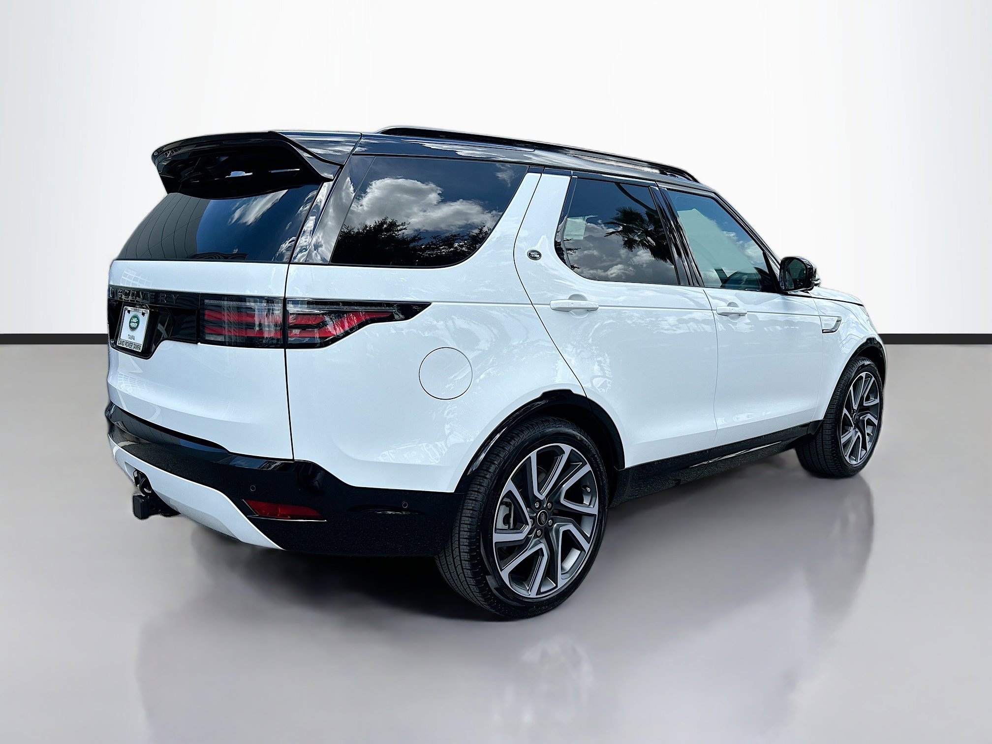 2025 Land Rover Discovery SE photo 4