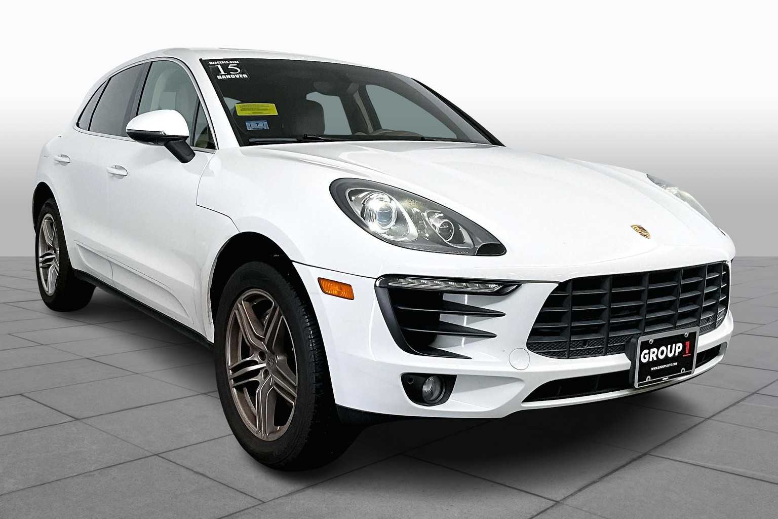 2015 Porsche Macan S photo 2