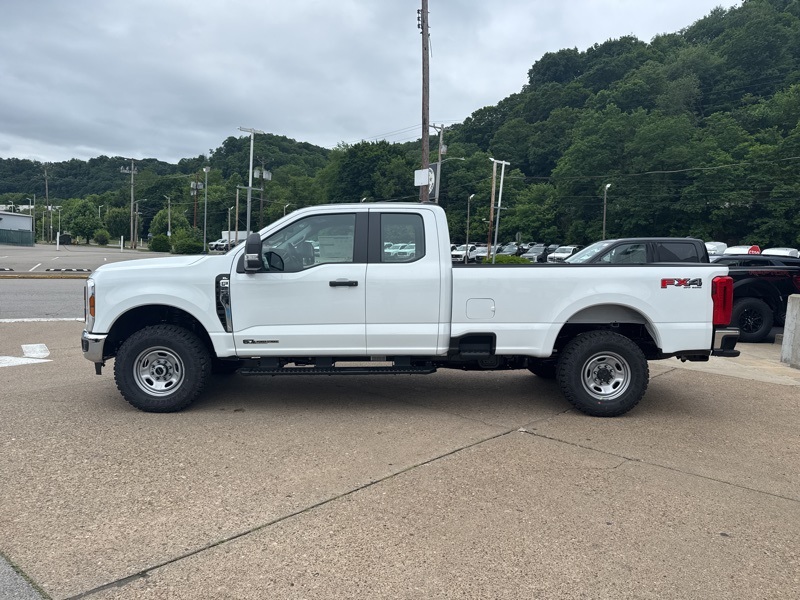 2025 Ford F-250 XL photo 4