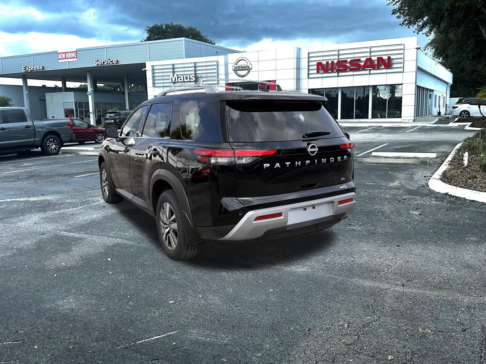 2025 Nissan Pathfinder SL photo 3