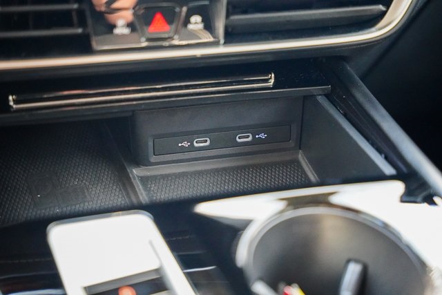 2024 Volkswagen Atlas SE Technology photo 18
