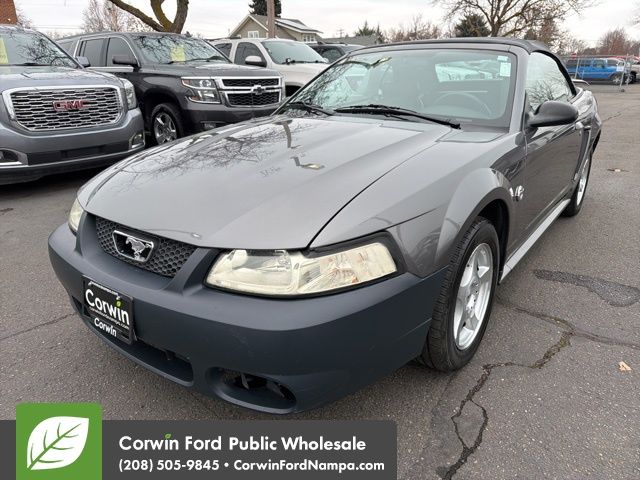 2004 Ford Mustang Deluxe
