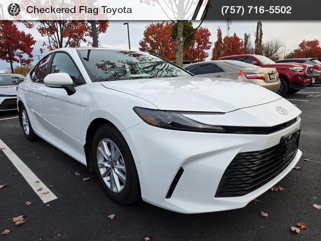 2025 Toyota Camry LE photo 3