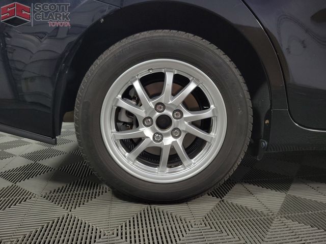 2017 Toyota Prius V Three photo 9