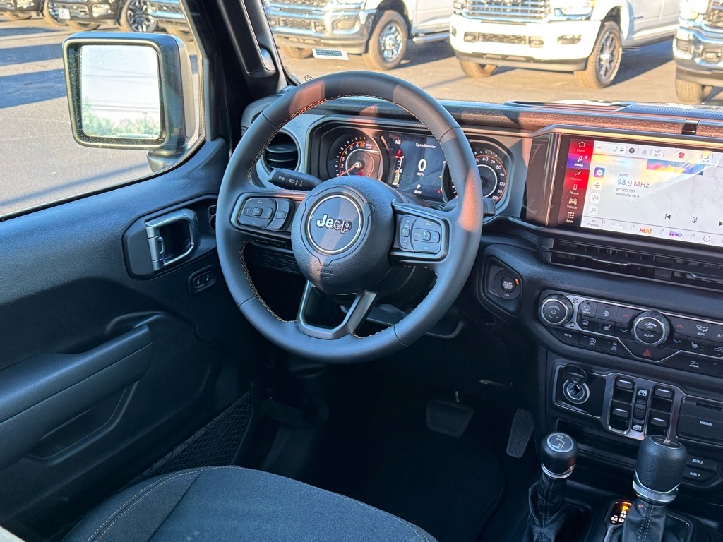 2025 Jeep Gladiator Sport S photo 4