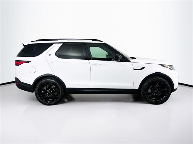 2025 Land Rover Discovery S photo 4