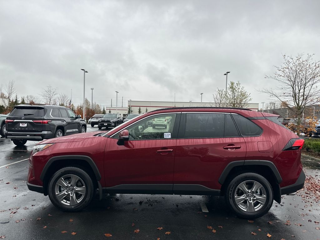 2025 Toyota RAV4 XLE photo 3