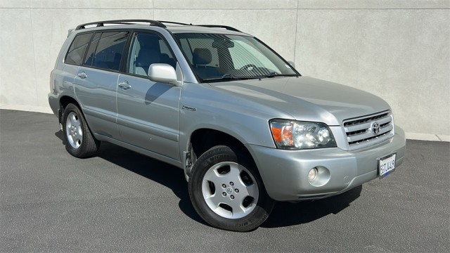 Pre-Owned 2004 Toyota Highlander V6 FWD 4D Sport Utility
