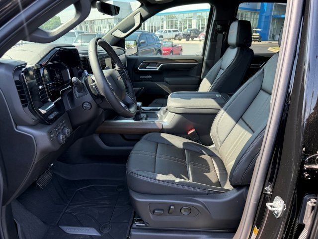 2025 Chevrolet Silverado 1500 High Country photo 13