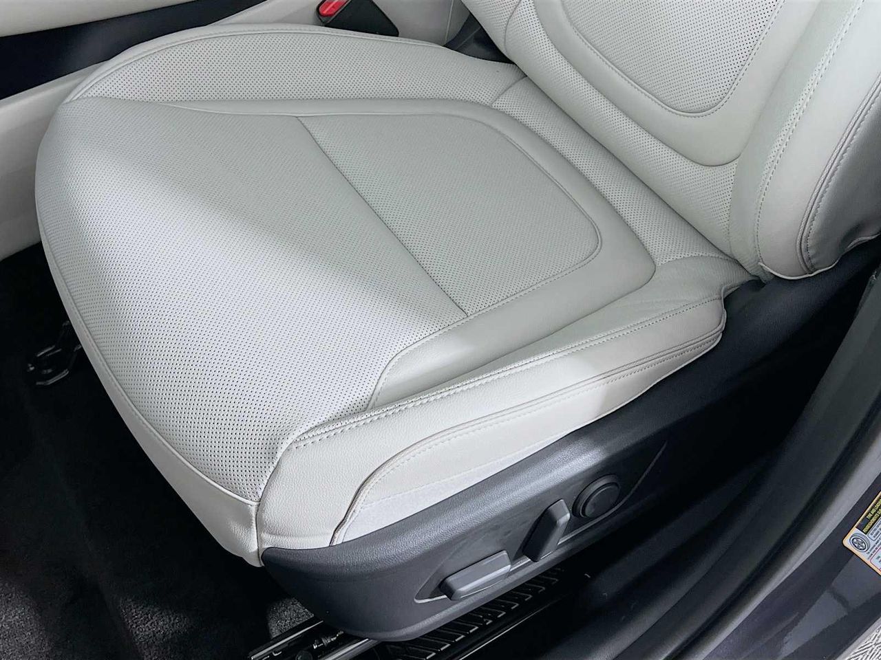 2025 Hyundai Tucson Hybrid Limited photo 15