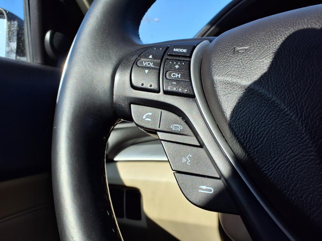 2016 Acura ILX Base Plus photo 16