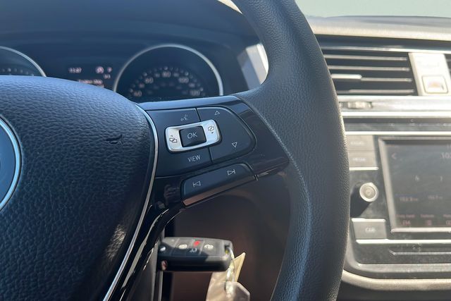 2019 Volkswagen Tiguan S photo 19