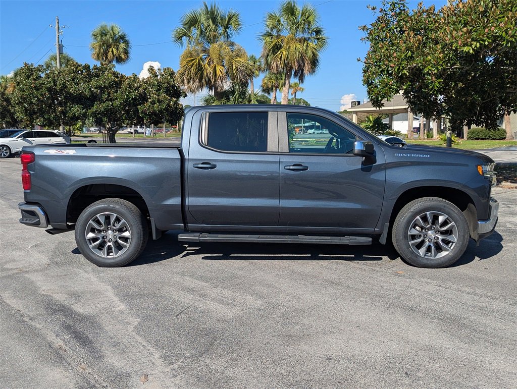 2022 Chevrolet Silverado 1500 LT photo 3