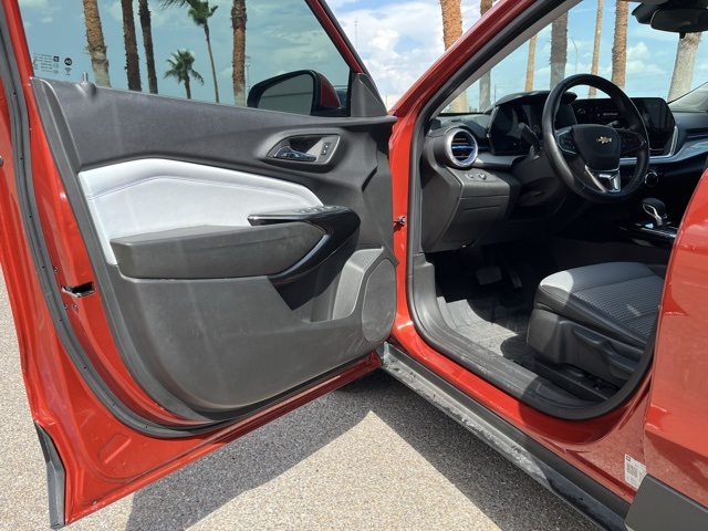 2024 Chevrolet Trax LT photo 27