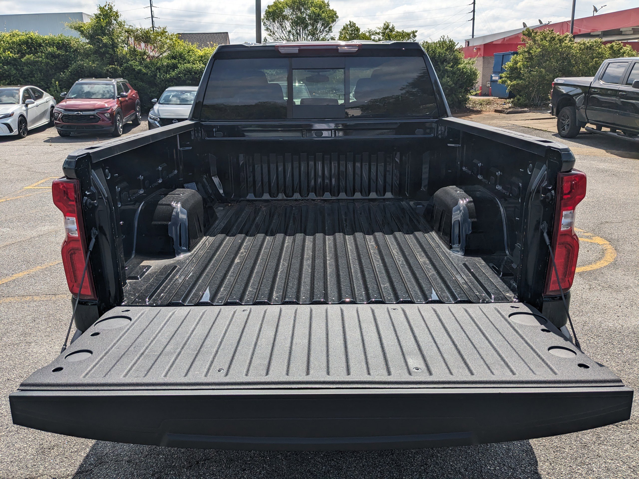 2025 Chevrolet Silverado 1500 RST photo 13