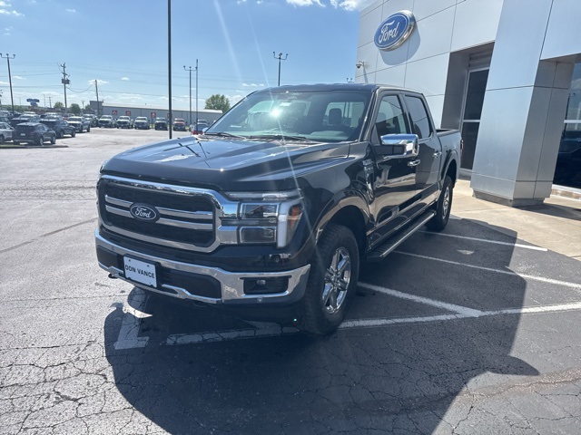 2025 Ford F-150 Lariat photo 2