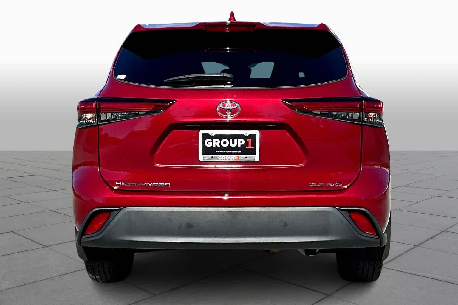 2022 Toyota Highlander XLE photo 4