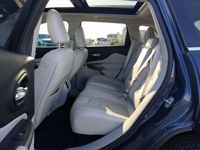 2021 Jeep Cherokee Latitude Lux photo 6