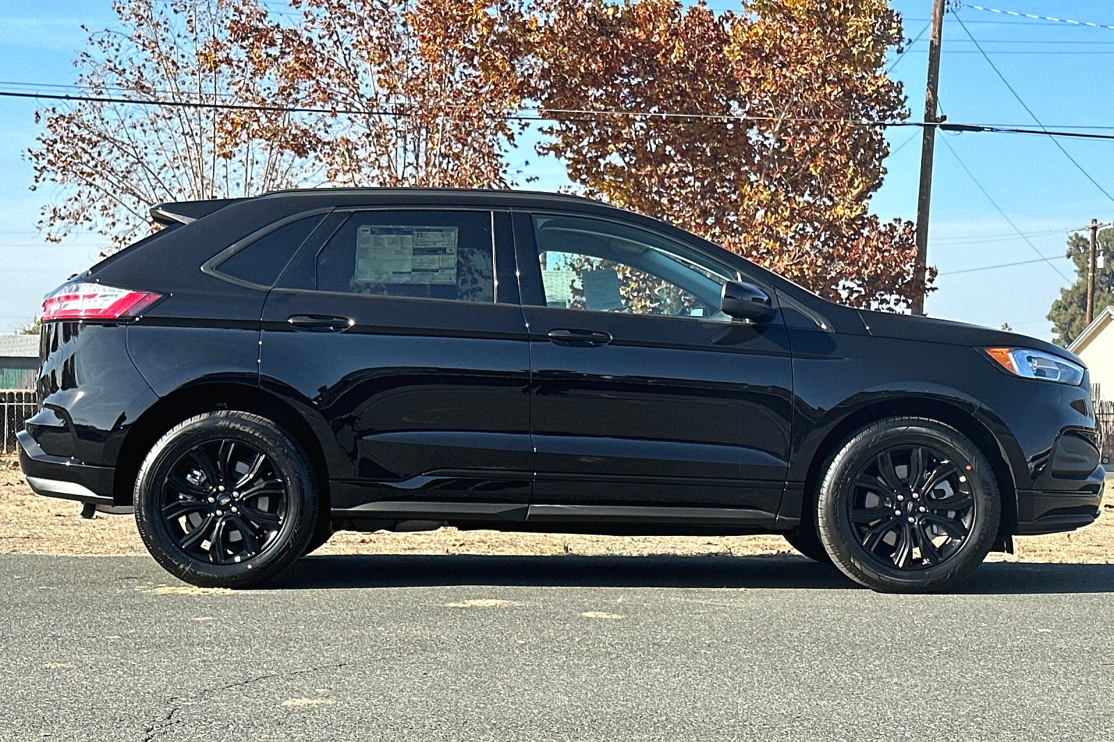 2024 Ford Edge SE photo 3