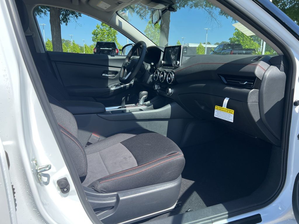 2025 Nissan Sentra SR Midnight Edition photo 16
