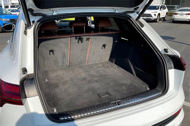 2022 Audi e-tron Premium Plus photo 23