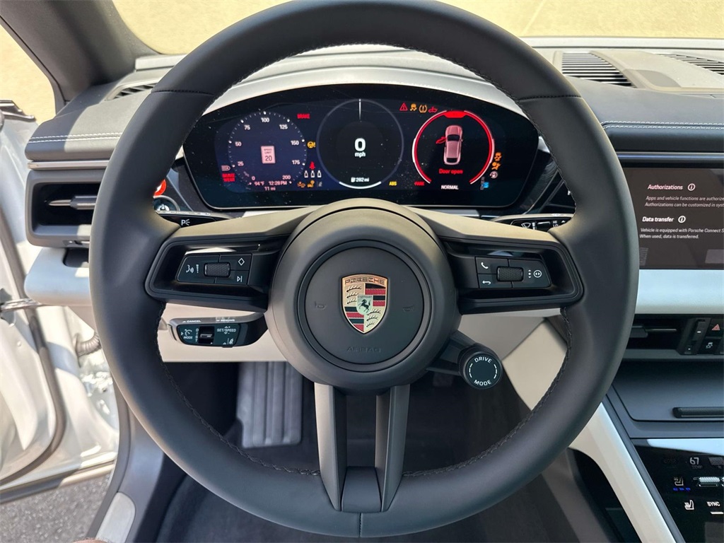 2025 Porsche Macan Electric photo 24
